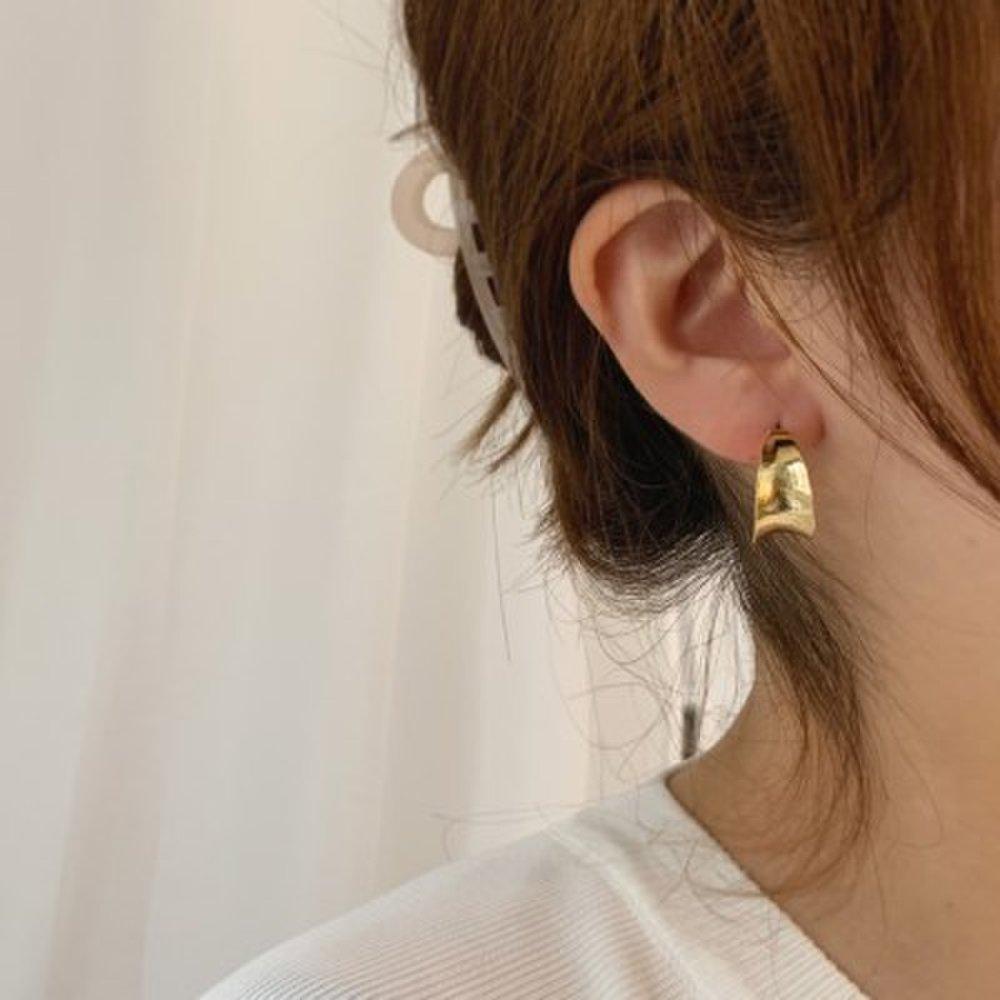 Modern Semicircle Thick Daily Hoop Earrings