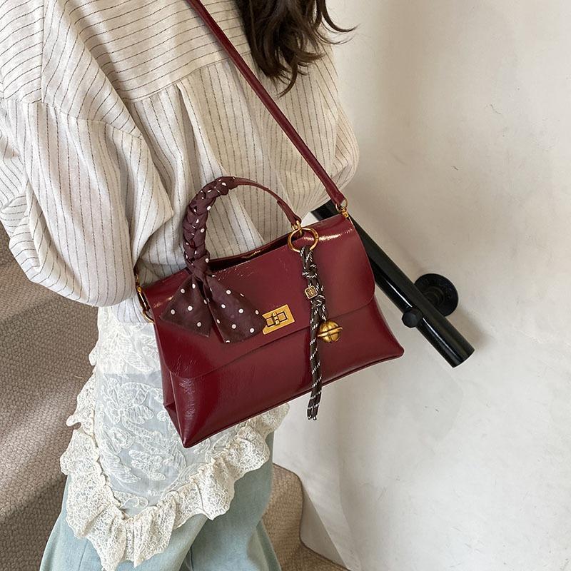 Premium Sense Hand Carry Small Square Bag Women's Spring New Fashion Shoulder Messenger Bag Work Commuter Bag