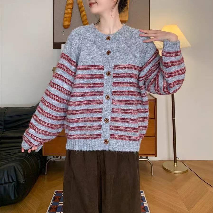 

Soft & Cozy Retro Striped Toggle Button Knit Cardigan for Women - Autumn/Winter 2025 Collection One Size