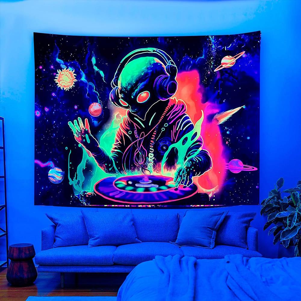 UV Reactive Mushroom Wall Hanging Tapestry Black Light Night Glowing Alien Skull Tapestries Astronaut Art For Bedroom Decor