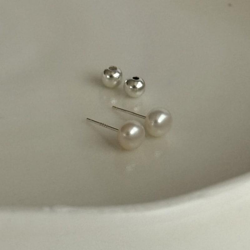 THE BORING Organic Pearl Earrings