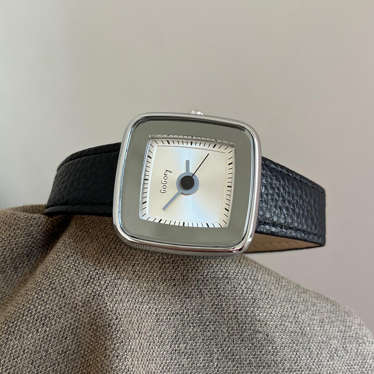 Gogoey Casual Ladies Generous Watch Belt Atmospheric Women S Retro Temperament Glossy Ladies Watch Price