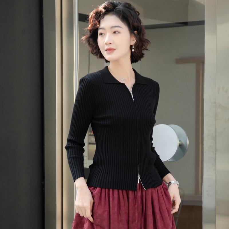 

Women s High-End Knit Top & Plaid Skirt Set - Spring 2026 Collection L (Recommended for 100-125 lbs)