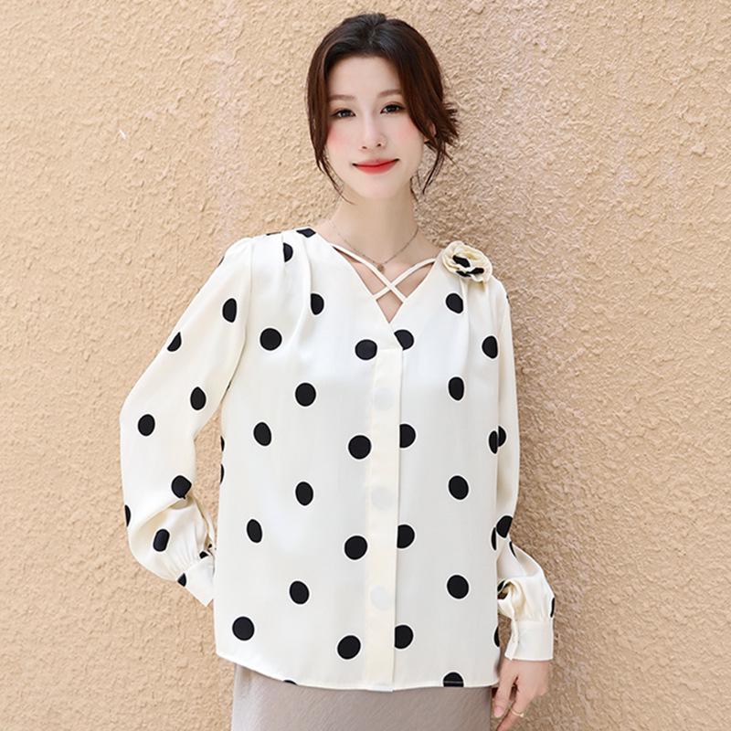

Women s 2025 Spring/Summer V-neck Polka Dot Satin Top One Size