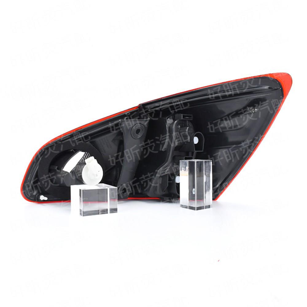 Rear Taillight Assembly for 2008-2015 Nissan Qashqai Europe: Includes Brake Turn Signals, Taillight Cover, Rear Headlights.