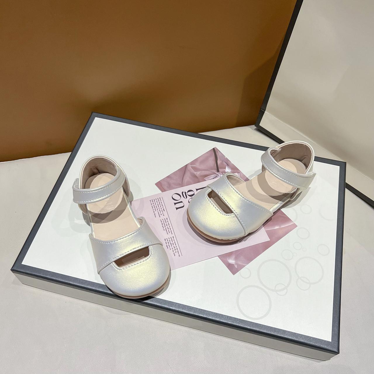 

Girls Half Sandals Hollowed-out Shiny Kids Princess Shoes Soild Color Sweet 2025 Summer Girls Dance Performance Shoes Wedding 26 серебряный