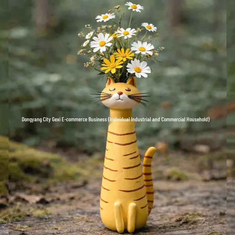 Independent Station Bestseller: Handmade Quirky Cat-Shaped Vase for Flowers