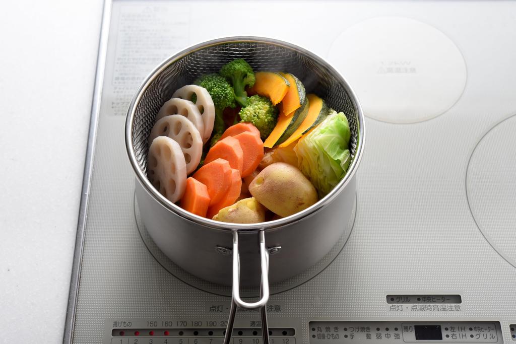 Ernest With Functions and Induction Glass Lid Chops and Frying Steamer Stainless Steel with Preferred by Major Restaurants Multi-Pot Strainer, 9-in-1