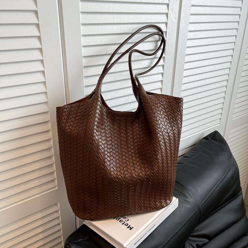 Premium Woven Bag Women's Autumn and Winter Retro Tote Bag Large Capacity Shoulder Commuter Bag