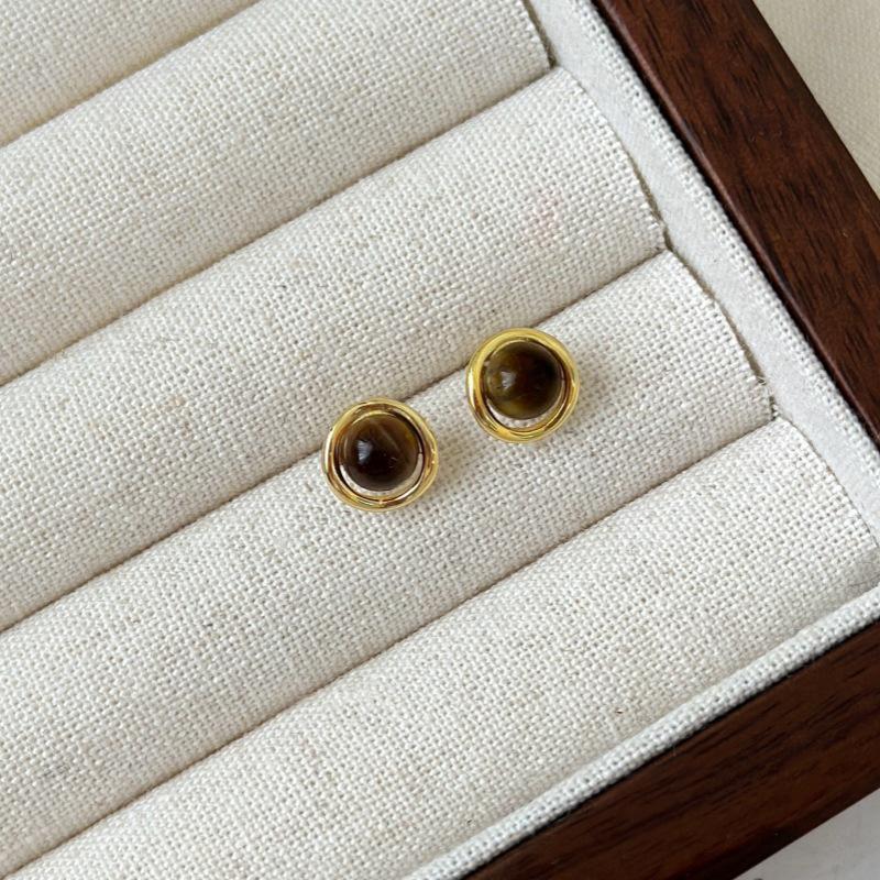 French Maillard Tiger s Eye Gold Hoop Earrings: Elegant Small Design for Women’s Fashion.