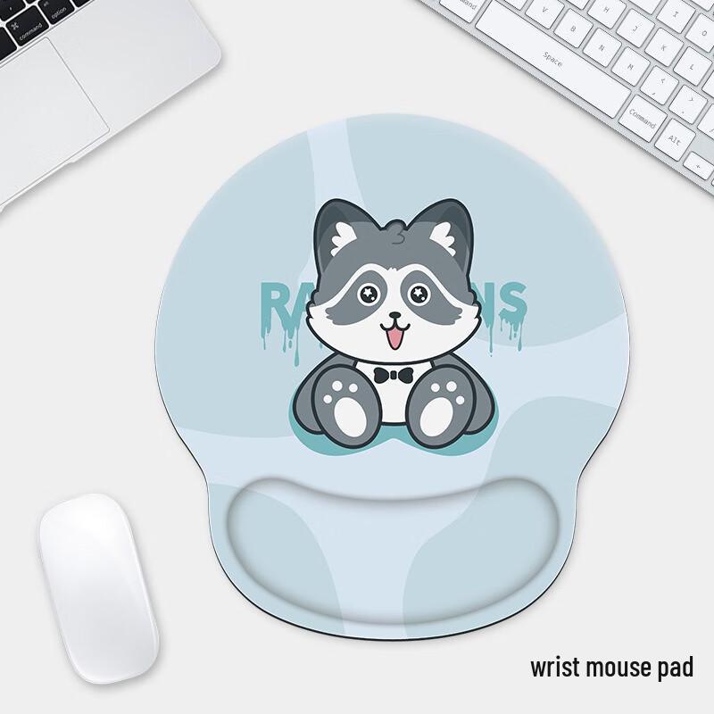 Fumede Grey Raccoon Wrist Rest Mouse Pad Set