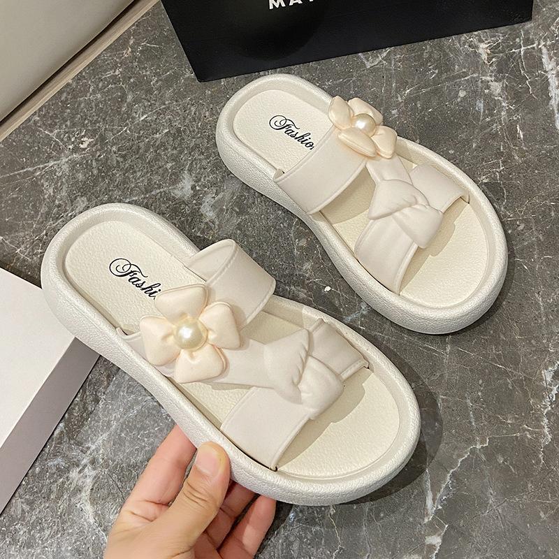 Pearl Flower Slippers Women's New Summer Versatile Women's Flat Bottom Non-slip Thick Bottom Outer Wear Student Fashion Beach Sandals