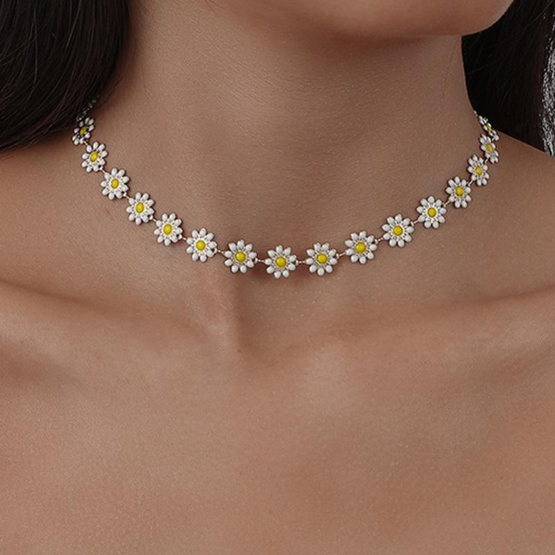 Daisy Flower Clavicle Chain Necklace for Women Girls Korean Sweet Colorful Flowers Short Choker Bridal Wedding Party Jewelry