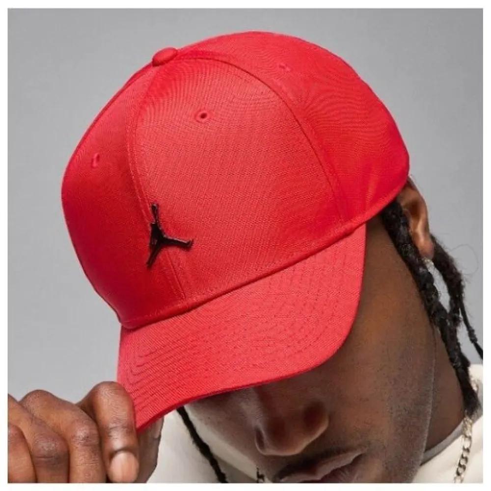 Cap HQS HM5750-687  Rise Structured Metal Jumpman Cap red series