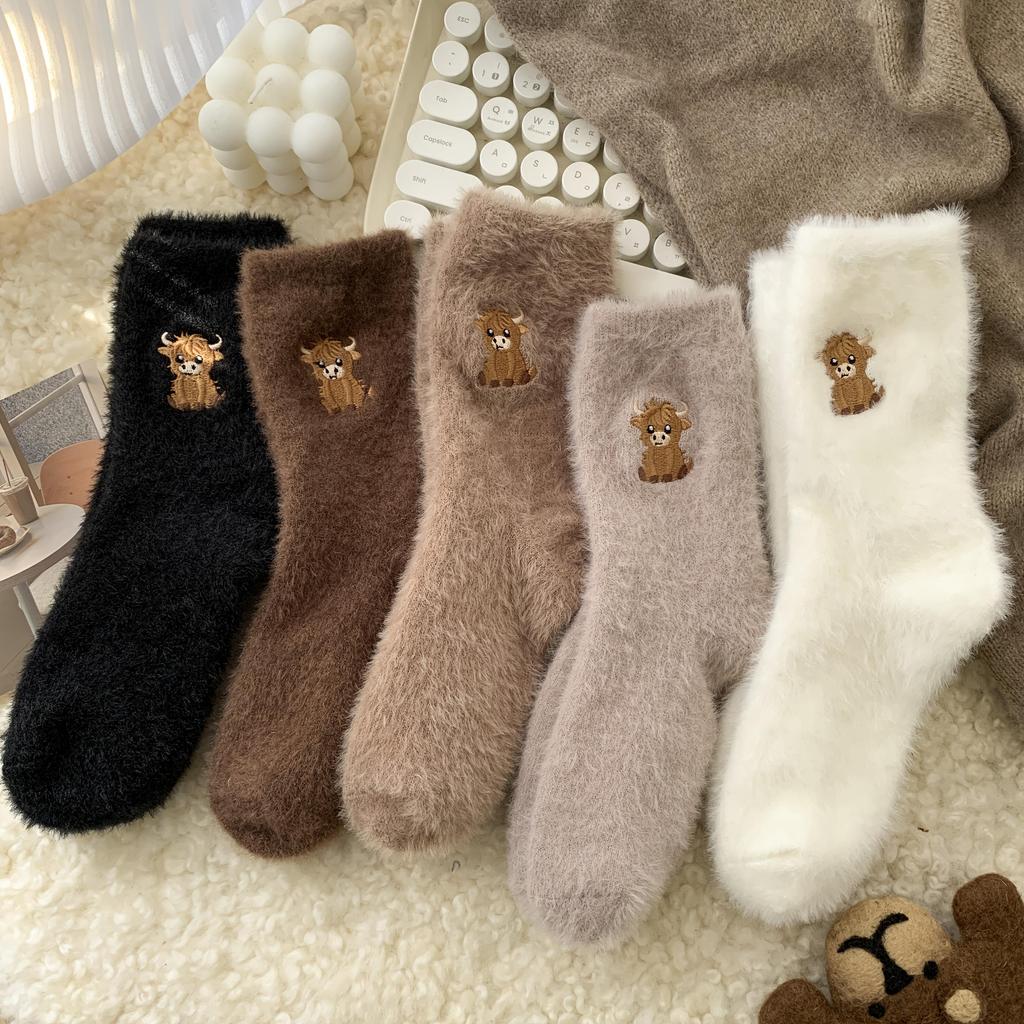 1 Pair Women's Cow Embroidered Socks Winter Warm Socks with Cute Cartoon Socks