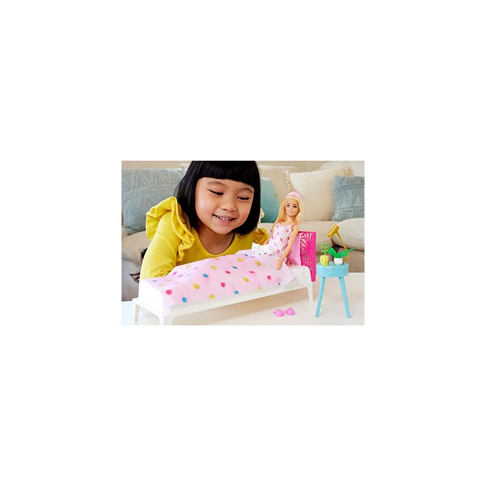 Mattel Barbie Cute Pink Bedroom Playset for Dolls Inspired by Barbie Movie Ages 3+