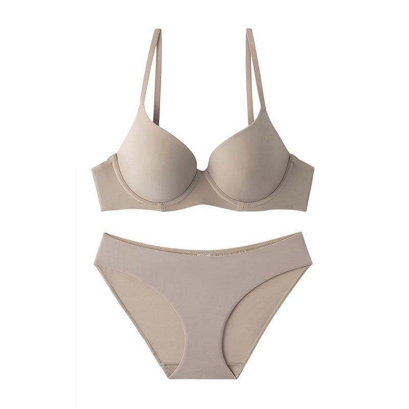 

Big breasts show small seamless underwear, women s glossy soft steel ring, large size bra, gather and support bra 85D