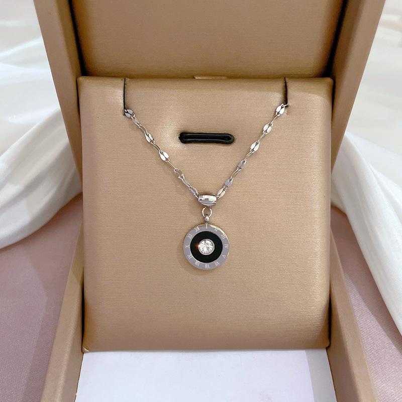 Fashion Retro Women's Necklace Temperament Micro Diamond Necklace Exquisite Collar Chain Accessories