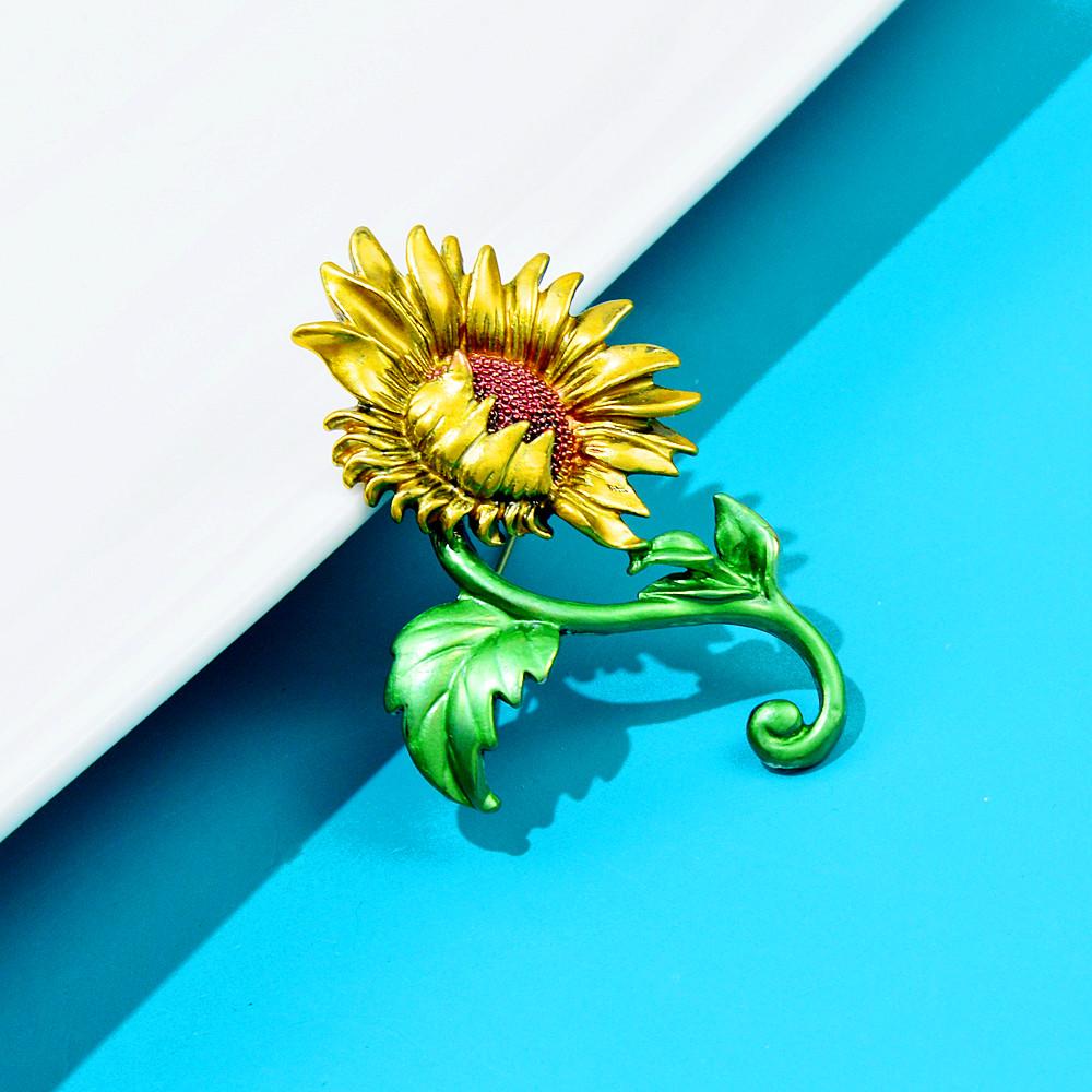 New Cute Enamel Sunflower Brooches For Women Vivid Plant Flower Pin Coat Sweater Pin New Design Party Accessories