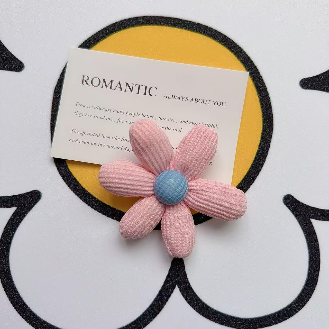 Colorful Six-Petal Cotton-Filled Flower Brooch: Cute DIY Clothing Accessory Accessory