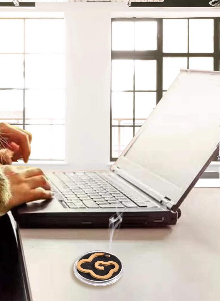 This Premium Natural Agarwood Powder from Nha Trang, Famous for Its Floral Fragrance, Comes In an Auspicious Cloud Shape and Comes Gift-wrapped with