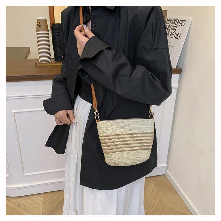 IELGY Mori Series Vacation Messenger Bag Beach Shoulder Tote Straw Bag