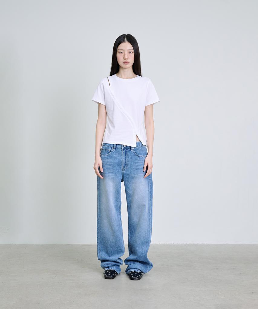 Deoaeteus Hook Detail Short Sleeve T-Shirt_White