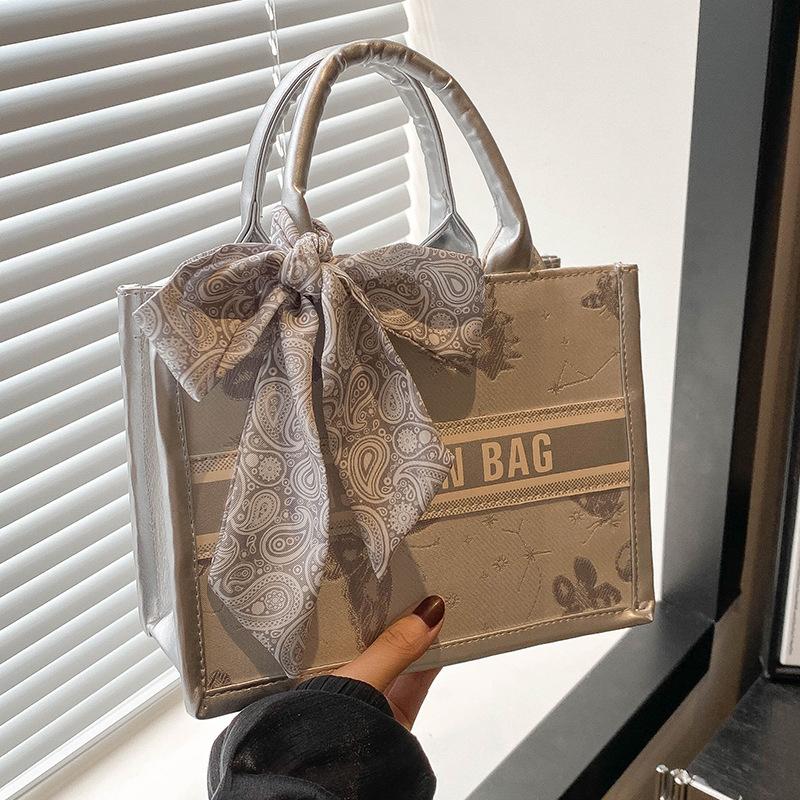 Üst Düzey Niş Çanta Kadın Modası Omuz Çantası Kadın Modası Çok Yönlü El Çantası