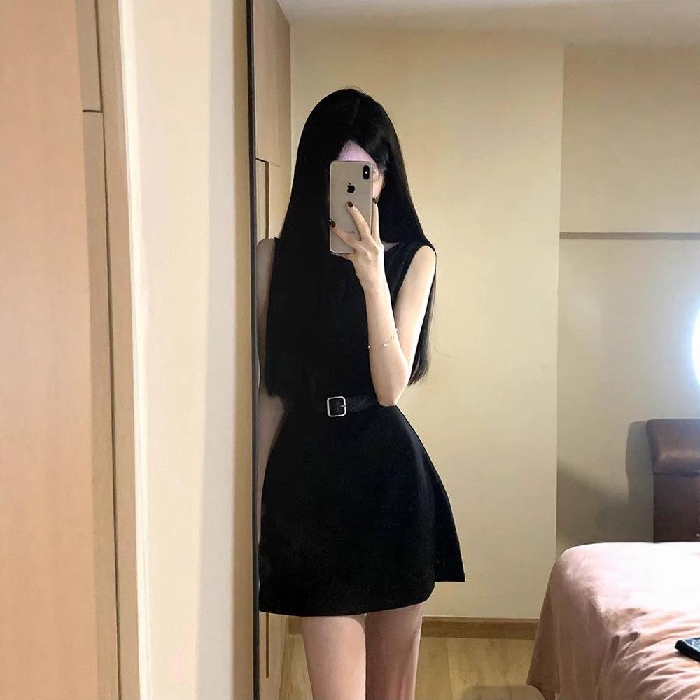 E French pure desire black sleeveless vest dress for women, small people, advanced sense, waist and thin temperament