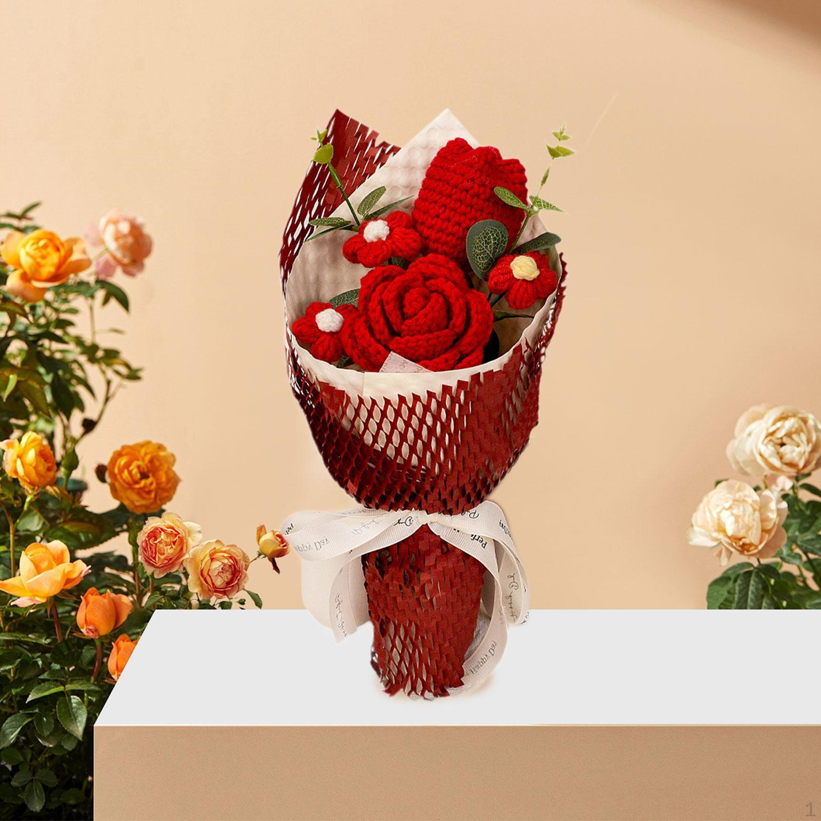 

Завершений букет в язаних гачком квітів Штучні подарунки на День матері DIY Домашній декор на день народження червоний