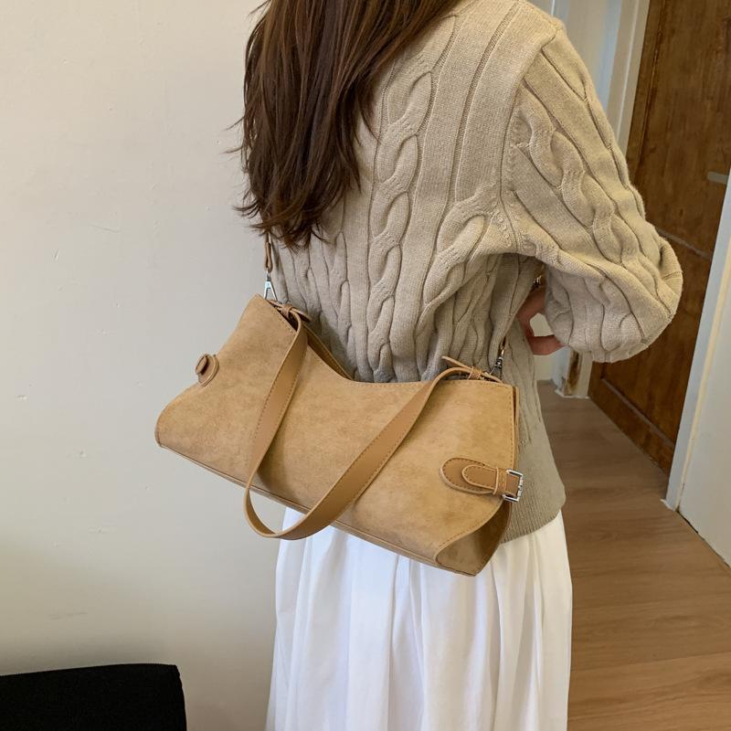 Underarm bag women's 2025 new trendy autumn and winter premium matte retro shoulder bag commuter messenger baguette bag