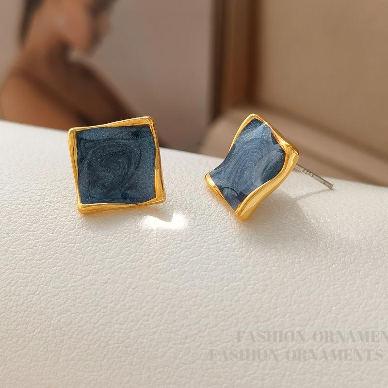 

Copper-Plated Gold S925 Silver Simple Square Stud Earrings - Trendy Fashion Design