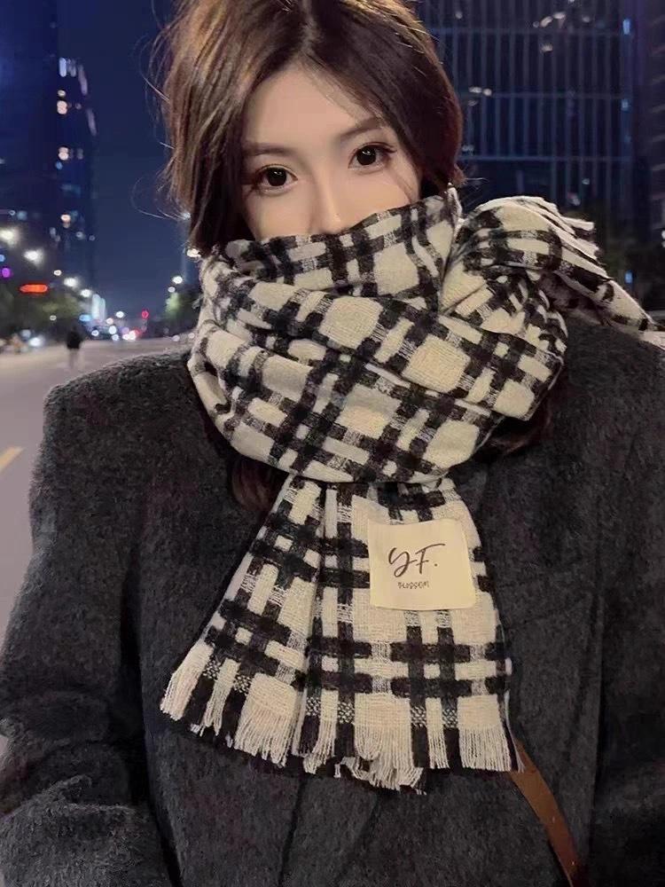 Plaid Korean-Style Women's Winter Scarf - Warm Imitation Cashmere Snood