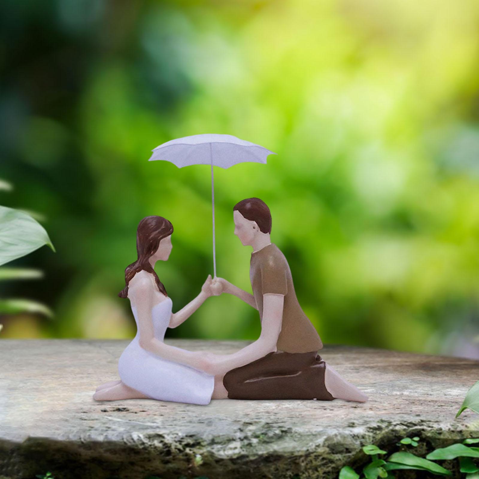 Фигурка пары, держащей зонт, Статуэтка пары, Фигурка влюбленных из смолы для настольного пейзажа