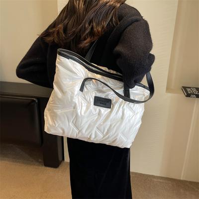 Damentaschen – Geräumige Taschen