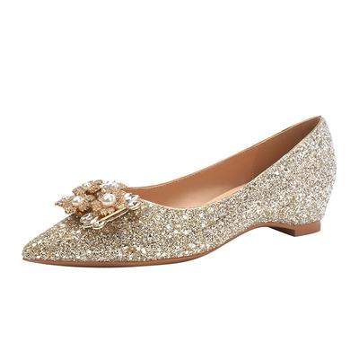 Strass quadratische Schnalle kleiner Innenhöhenzuwachs einzelne Schuhe Damen Keilabsatz spitze Zehen flache Hochzeitsschuhe Xiuhe Brautschuhe