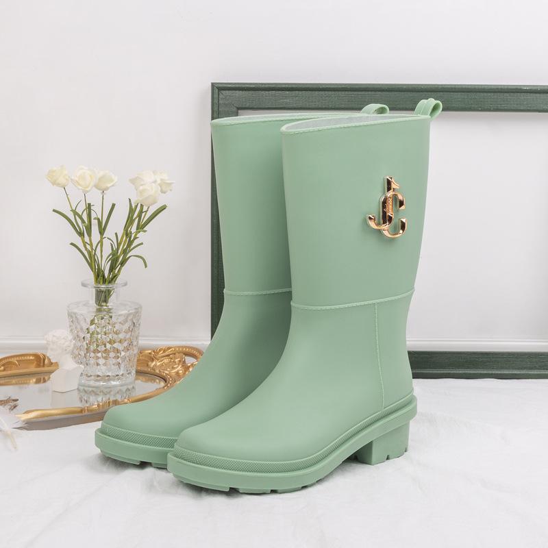 

Water shoes high-end fashion rain shoes women s anti-medium and high anti-skid rain boots women s adult women s rubber shoes 40
