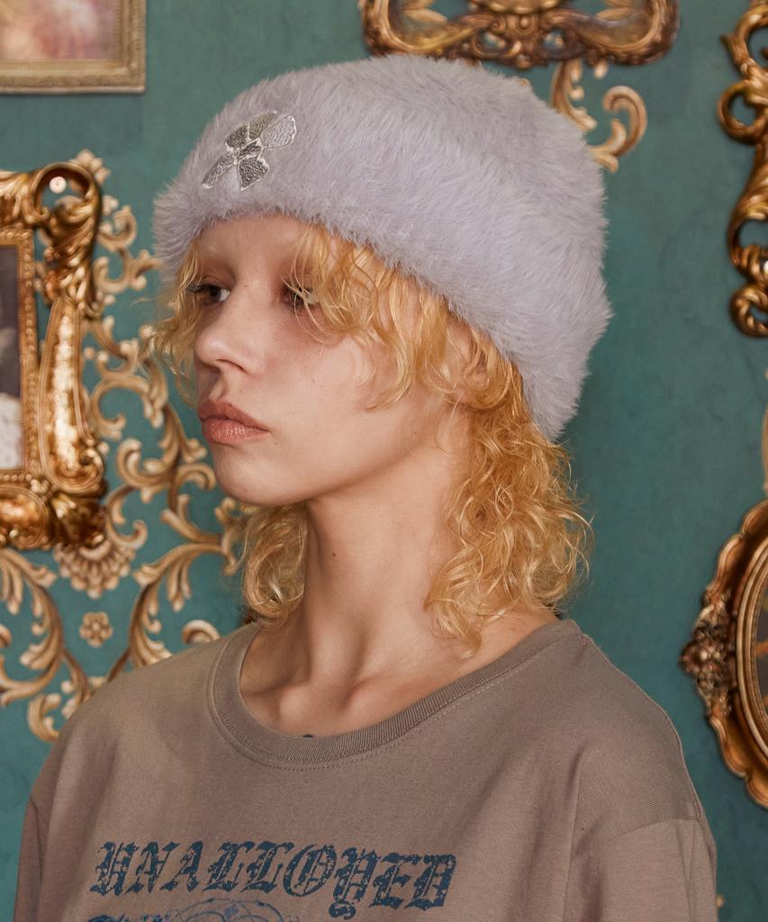 UNALLOYED Flower Fur Beanie / Gray