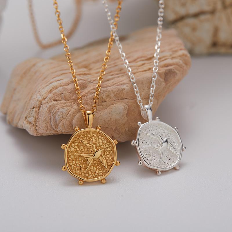 French Vintage Compass Embossed Swallow Pendant S925 Sterling Silver Necklace Female Elegant Versatile Clavicle Chain