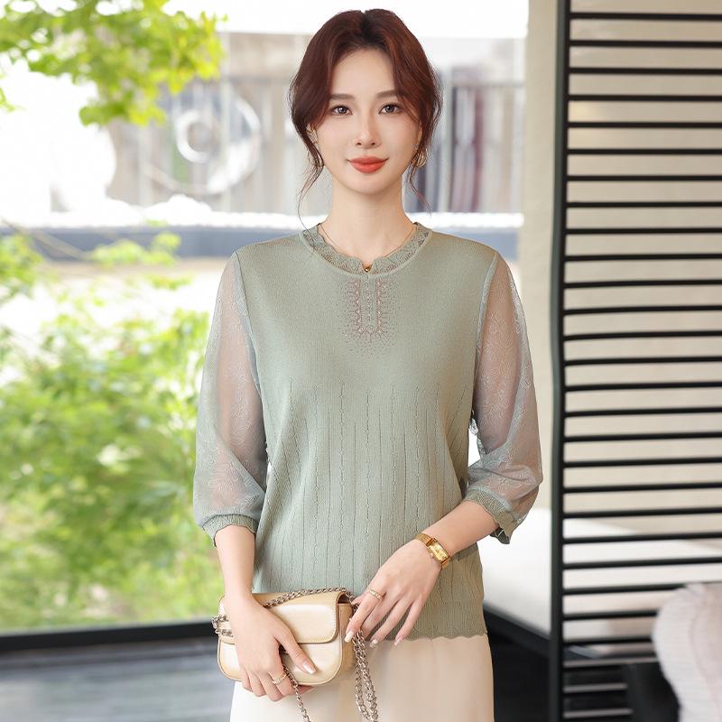 

2026 Spring/Summer Knitted V-Neck Top for Women, Fashionable Mother s Wear with Rhinestones, Sheer Three-Quarter Sleeves 110 (45-55 kg) зелений