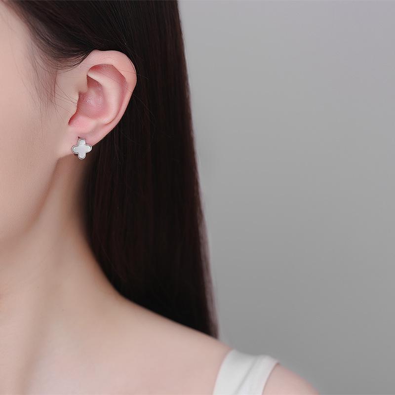 Women's New Mother-of-Pearl Four-Leaf Clover Earrings—Simple, Versatile, Light Luxury, Customizable High-End Design