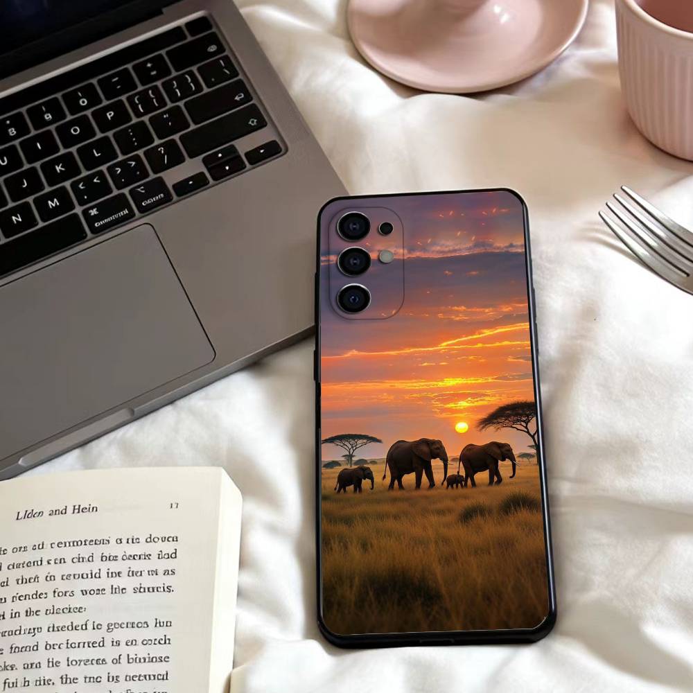 Elephant Baby Nature Phone Case For Samsung S25,24,23,22,30,21,10,9,Ultra,Plus,Lite,FE,4,5 G Soft Black Case