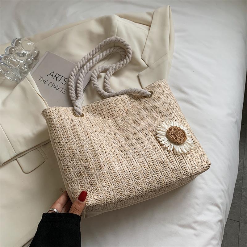 Large Capacity Woven Bag Women's Autumn 2025 New Trend Fashion Shoulder Armpit Bag Casual Foreign Style Portable Big Bag