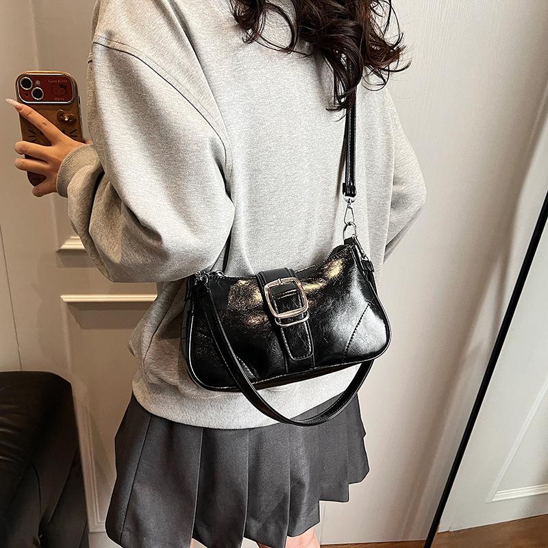 Super Fire Small Bag Women's Spring and Summer 2025 New Retro Niche Design Messenger Bag Women's Shoulder Underarm Small Square Bag