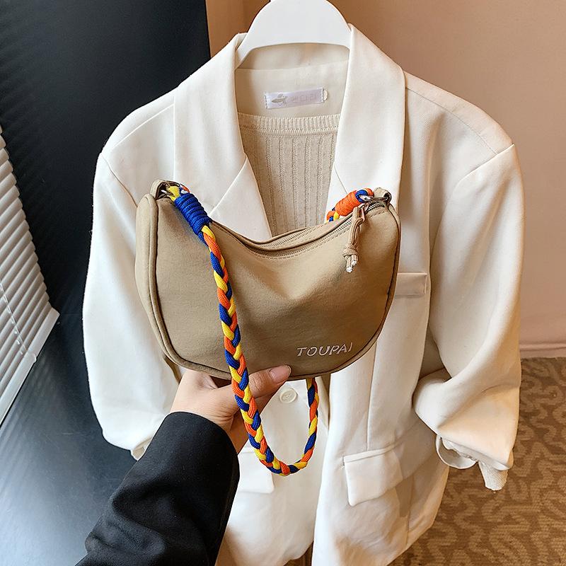 

Casual nylon bag women 2025 new fashion versatile messenger bag wide shoulder strap commuter single shoulder dumpling bag хаки