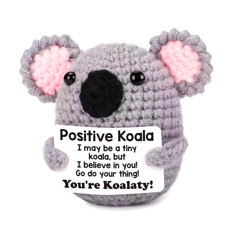 

1 шт. Позитивная кукла ручной работы настольное украшение забавная и милая вязаная крючком коала серая с вдохновляющим посланием вязаные животные 6*7*8.5cm