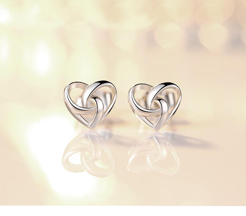 S925 Sterling Silver Heart-Shaped Stud Earrings - Autumn/Winter Collection, Simple Niche Design for Women