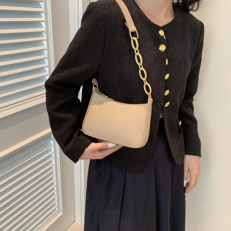 Chic 2024 Korean Chain Mini Handbag Lightweight Practical Versatile Two-tone Design Perfect For Everyday Use