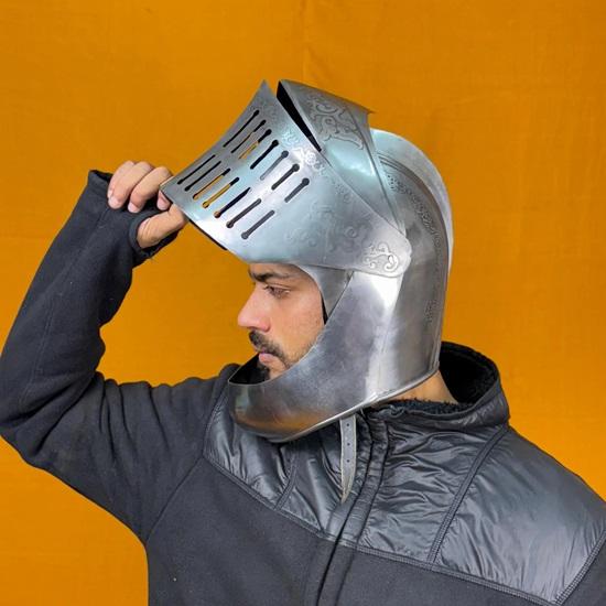 Dark Soul Unisex Warrior Steel Helmet Elegant Medieval Armor for LARP, Cosplay Reenactments Handcrafted