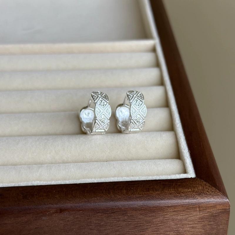 Korean Version of Fashion Rhombus Plaid Earrings Niche Retro Trend Ear Buckle Decoration for Girlfriend Qixi Festival Gift